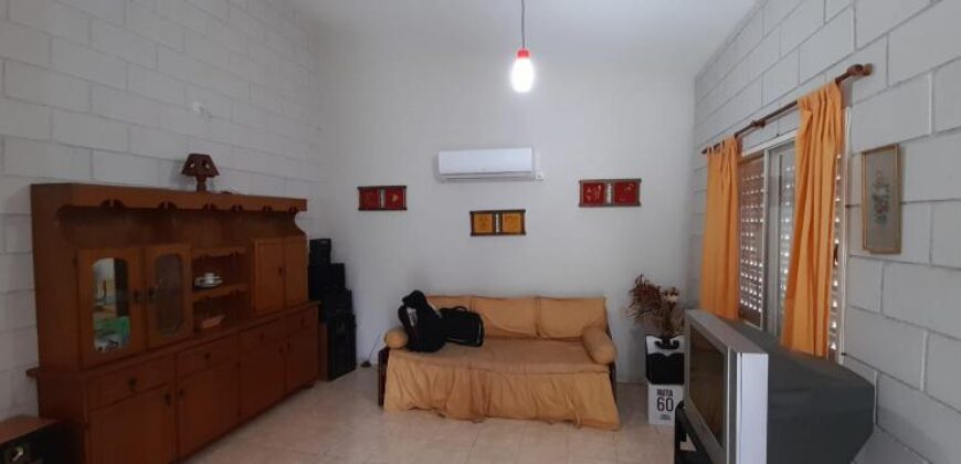 COD.321 – EN VENTA! HERMOSA CASA CON PILETA EN VILLA PARQUE SIQUIMAN – CORDOBA.