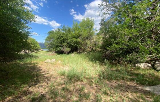 COD.371 – EN VENTA! HERMOSO TERRENO CON VISTA AL LAGO EN VILLA PARQUE SIQUIMAN – CORDOBA.