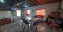 COD.337 – EN VENTA! HERMOSA CASA EN FLOR SERRANA TANTI – CORDOBA.