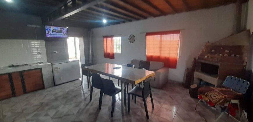 COD.337 – EN VENTA! HERMOSA CASA EN FLOR SERRANA TANTI – CORDOBA.