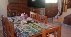COD. 640 – En Venta! Hermosa Casa tipo Loft con Pileta, en Villa Parque Siquiman, Cba.