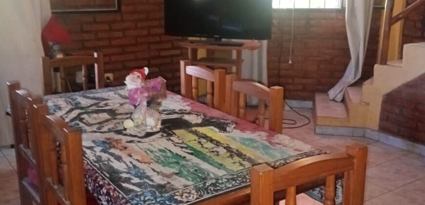 COD. 640 – En Venta! Hermosa Casa tipo Loft con Pileta, en Villa Parque Siquiman, Cba.
