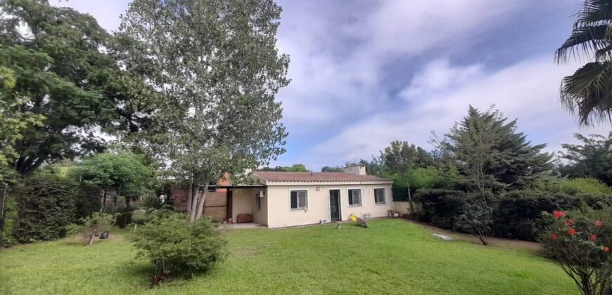 COD. 680 – Hermosa Casa con pileta y Departamento de 49 m2., Villa Parque Siquiman, Cba.
