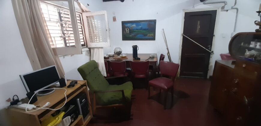 COD. 408 – EXCELENTE PROPIEDAD, CASA ESQUINA, SOBRE COLECTORA DE RUTA NACIONAL 38, VILLA PARQUE SIQUIMAN, CBA.