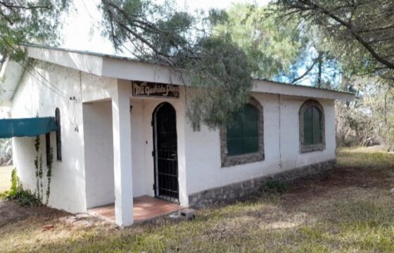 COD.344 – EN VENTA! HERMOSA CASA EN DOS TERRENOS EN VILLA PARQUE SIQUIMAN – CORDOBA.