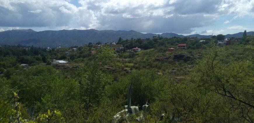 COD.38 – EN VENTA! HERMOSO TERRENO DE 3.795 M2. EN VILLA PARQUE SIQUIMAN – CORDOBA.