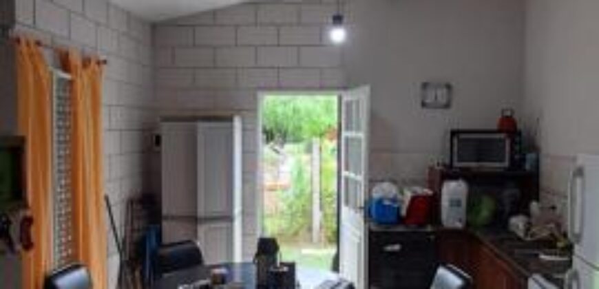 COD.321 – EN VENTA! HERMOSA CASA CON PILETA EN VILLA PARQUE SIQUIMAN – CORDOBA.