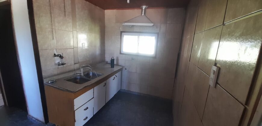 COD. 560 – EN VENTA! HERMOSO TERRENO DE 1.000 M2. CON MEJORAS EN VILLA PARQUE SIQUIMAN