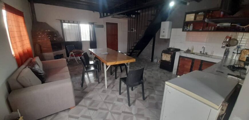 COD.337 – EN VENTA! HERMOSA CASA EN FLOR SERRANA TANTI – CORDOBA.
