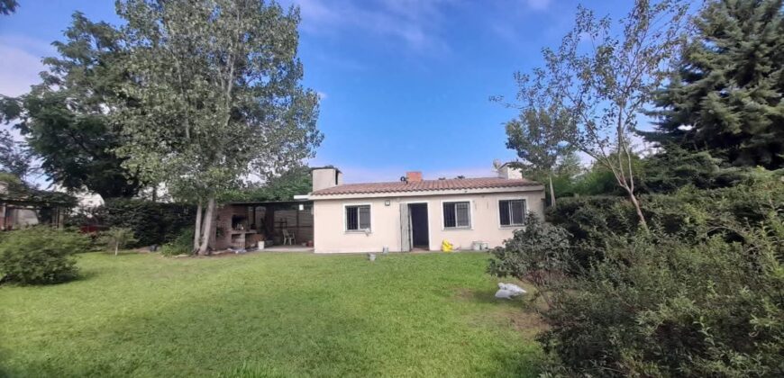 COD. 680 – Hermosa Casa con pileta y Departamento de 49 m2., Villa Parque Siquiman, Cba.