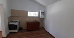 COD. 361 – EN VENTA! HERMOSA CASA DE 3 DORMITORIOS EN VILLA PARQUE SIQUIMAN – CORDOBA.