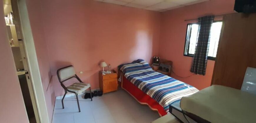 COD.340 – EN VENTA! HERMOSA CASA CON DEPARTAMENTO EN VILLA PARQUE SIQUIMAN – CORDOBA.
