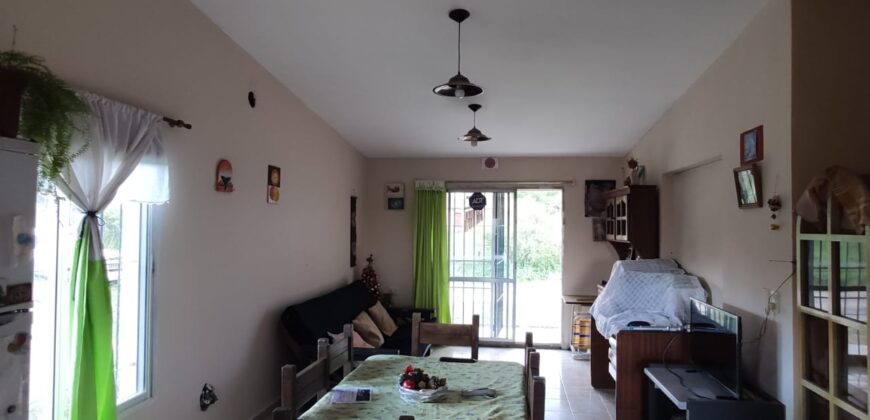 COD. 500 – HERMOSA CASA CON DPTO Y PILETA EN VILLA PARQUE SIQUIMAN – CBA.