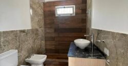 COD. 502 – HERMOSA CASA CON PILETA , CON IMPONENTE VISTA A LAS SIERRAS Y LAGO, EN VILLA PARQUE SIQUIMAN – CBA. COD. 502 – HERMOSA CASA CON PILETA , CON IMPONENTE VISTA A LAS SIERRAS Y LAGO, EN VILLA PARQUE SIQUIMAN – CBA.