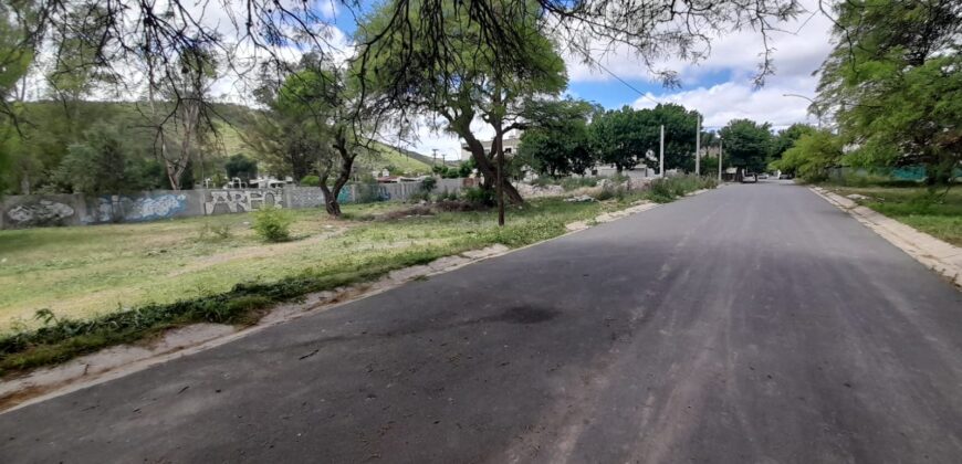 COD. 450 – EN VENTA! HERMOSO TERRENO DE  280 M2, CENTRO DE LA CALERA, CBA.