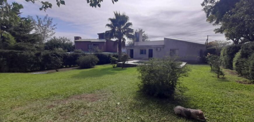 COD. 680 – Hermosa Casa con pileta y Departamento de 49 m2., Villa Parque Siquiman, Cba.