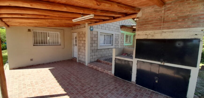 COD. 407 – HERMOSA CASA CON PILETA EN P.H. A 30 M. DE RUTA 38, VILLA PARQUE SIQUIMAN, CORDOBA.