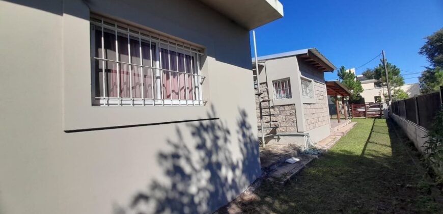 COD. 407 – HERMOSA CASA CON PILETA EN P.H. A 30 M. DE RUTA 38, VILLA PARQUE SIQUIMAN, CORDOBA.