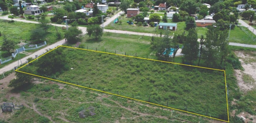 COD. 375 – HERMOSO TERRENO 1.850 M2 CON DPTO Y PILETA, VILLA PARQUE SIQUIMAN, CBA.