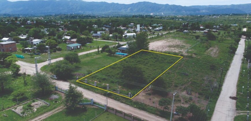 COD. 375 – HERMOSO TERRENO 1.850 M2 CON DPTO Y PILETA, VILLA PARQUE SIQUIMAN, CBA.