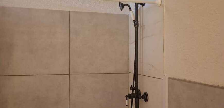 COD. 417 – HERMOSA CASA CON DOS TERRENOS EN VILLA PARQUE SIQUIMAN – CORDOBA.