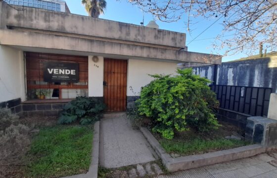 COD. 422 – HERMOSA CASA CON DPTO A REFACCIONAR EN EL CENTRO DE LA CALERA – CORDOBA.