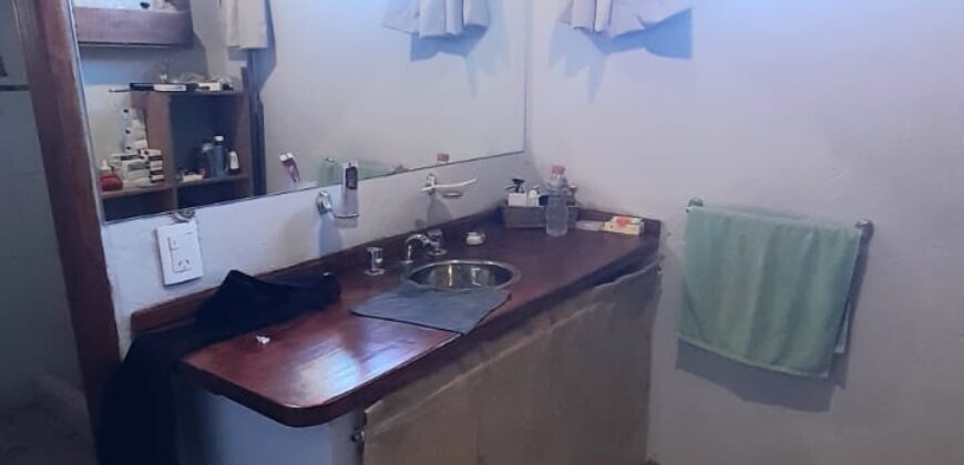 COD. 421 – EN VENTA! HERMOSA CASA CON DOS TERRENOS EN VILLA PARQUE SIQUIMAN – CORDOBA.