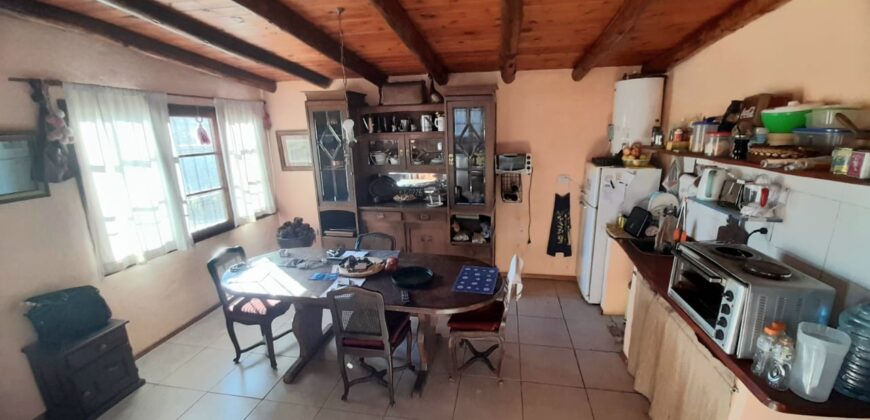 COD. 421 – EN VENTA! HERMOSA CASA CON DOS TERRENOS EN VILLA PARQUE SIQUIMAN – CORDOBA.