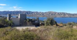 COD. 423 – HERMOSA CASA CON PILETA, VISTA AL LAGO SAN ROQUE Y A LAS SIERRAS EN VILLA PARQUE SIQUIMAN – CORDOBA.