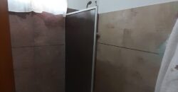 COD. 376 – HERMOSA CASA CON PILETA SOBRE COLECTORA EN VILLA PARQUE SIQUIMAN – CBA.