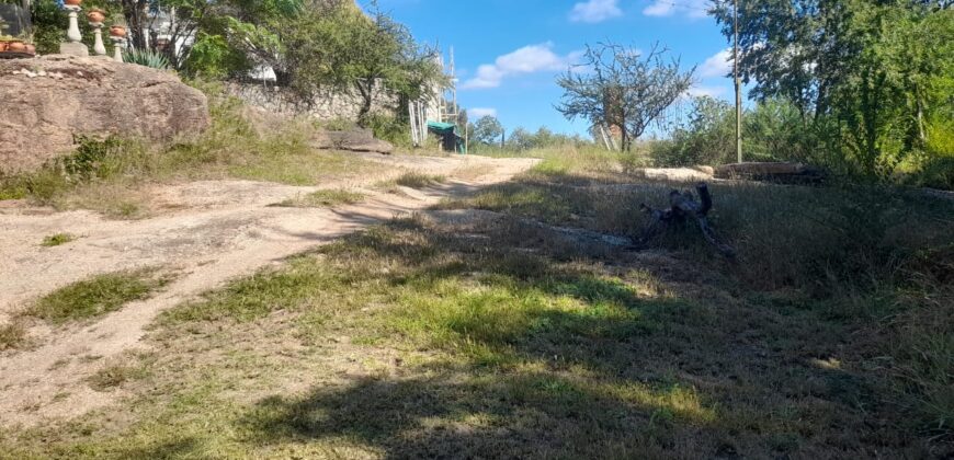 COD. 416  HERMOSO TERRENO EN VILLA PARQUE SIQUIMAN – CORDOBA.