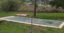 COD. 376 – HERMOSA CASA CON PILETA SOBRE COLECTORA EN VILLA PARQUE SIQUIMAN – CBA.